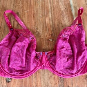 Chantelle Fuchsia Lace Underwire Bra with Side Support, US Size 34DDD.